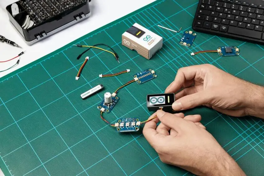 Passer til smarthus, industriautomasjon, landbruk, utdanning og kompakte IoT-prototyper.