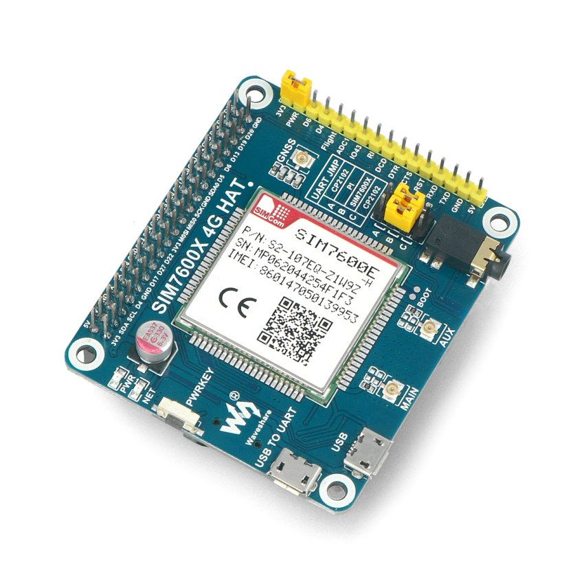 LTE/GPRS/GPS HAT-kort for Raspberry Pi vist i vinkel med SIM-kortplass og antennekontakter