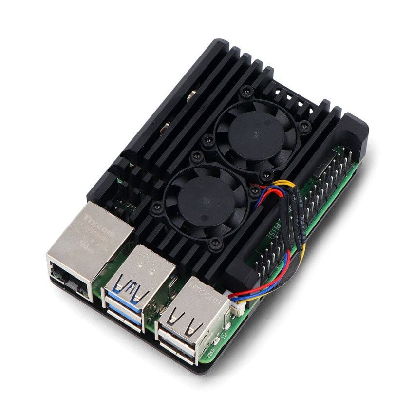 Raspberry Pi 5-kabinett med to vifter sett ovenfra på montert kort
