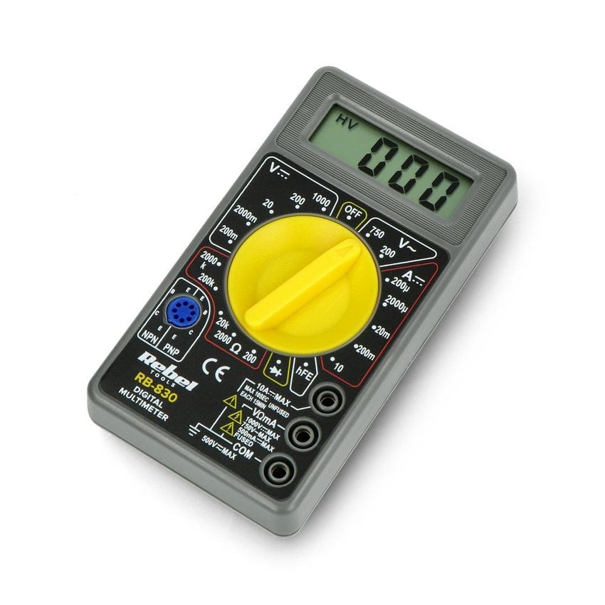 Rebel RB-830 multimeter sett skrått forfra med display og manuelt områdevalg