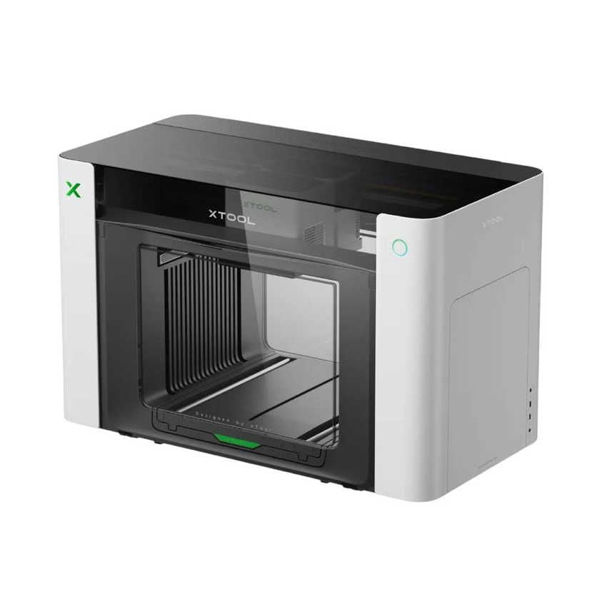 xTool O1 Omni UV-skriver vist i skrått frontperspektiv