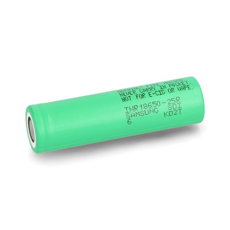 Grønn 18650 Li-ion-battericelle med synlig sikkerhetstekst og modellmerking