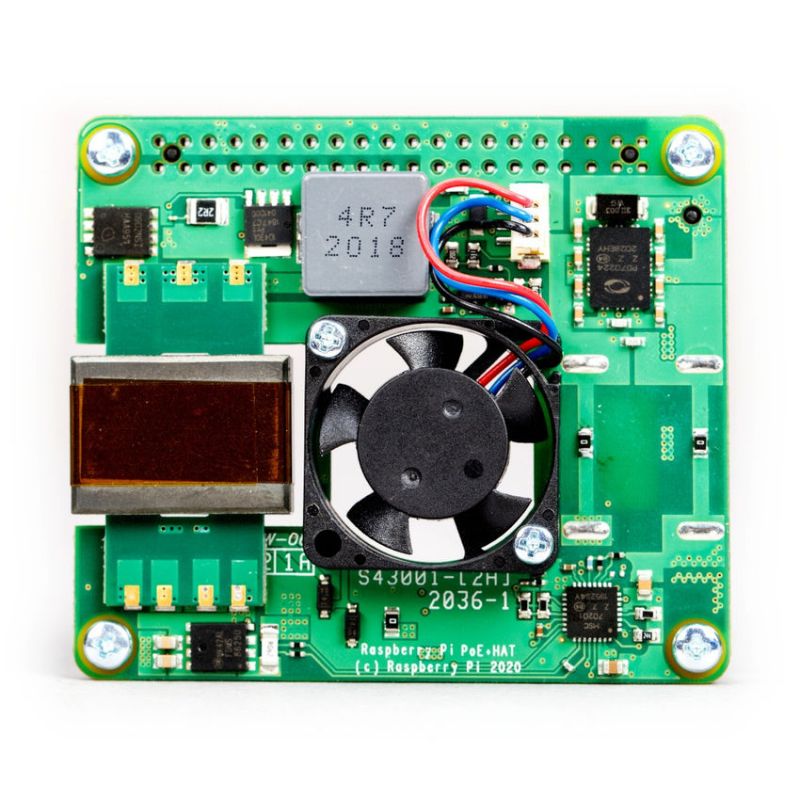 PoE+ HAT for Raspberry Pi med synlig kjølevifte og strømkomponenter
