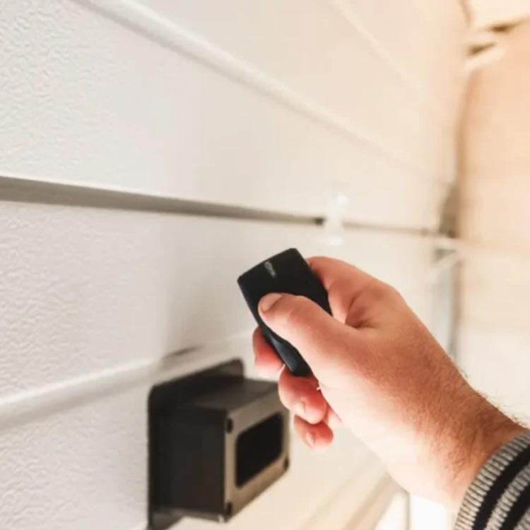 Enkel installasjon av garasjeportåpner