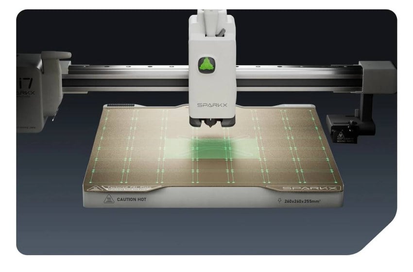 3D-printer med byggeplate og skrivehode sett fra siden