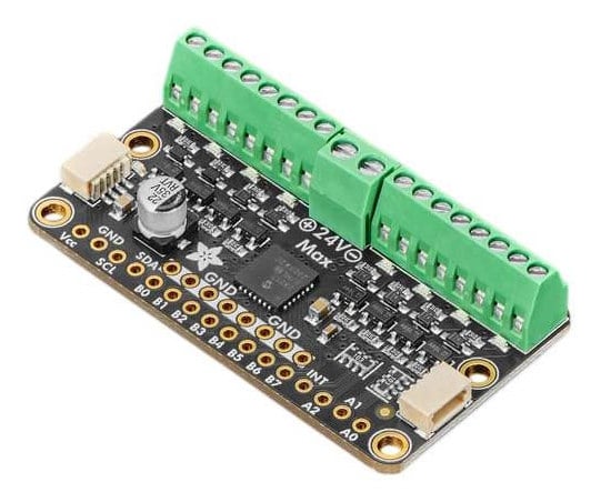 8-kanals I2C-styringsmodul med skruterminaler og STEMMA QT/Qwiic-tilkobling