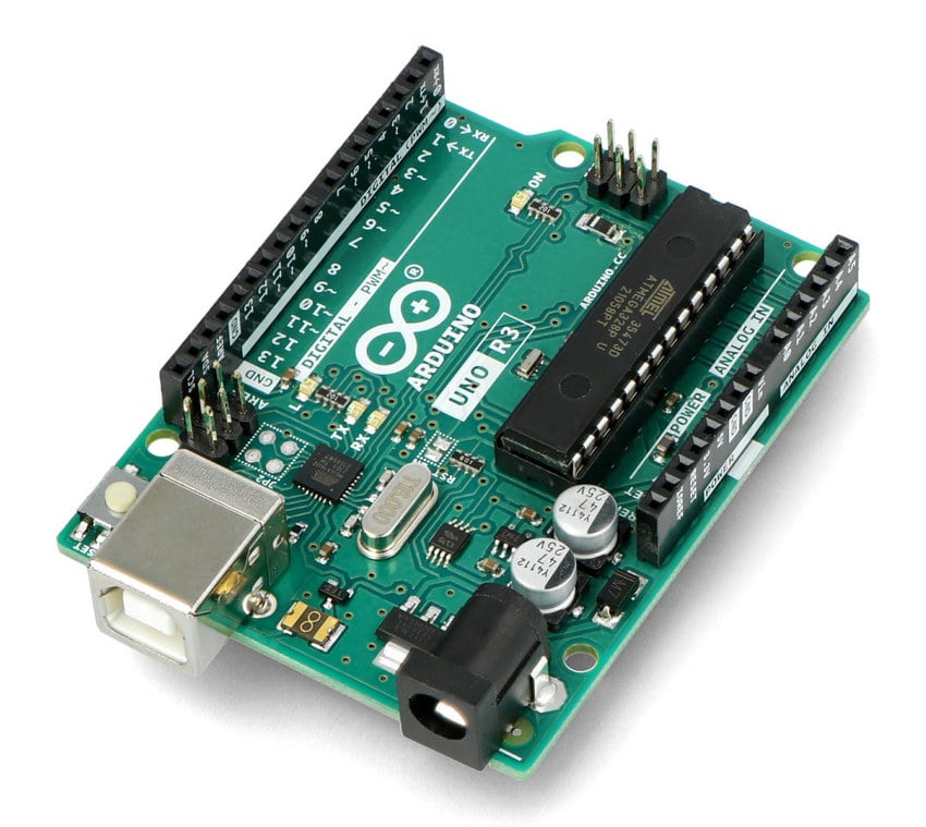 Arduino Uno-kort med USB- og strømkontakt i skrå visning