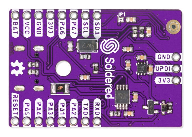 Baksiden av ATtiny1604-utviklingskortet med merkede tilkoblingspunkter