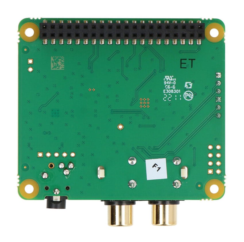 Baksiden av DAC-lydkortet for Raspberry Pi med GPIO-kontakt og RCA-tilkoblinger