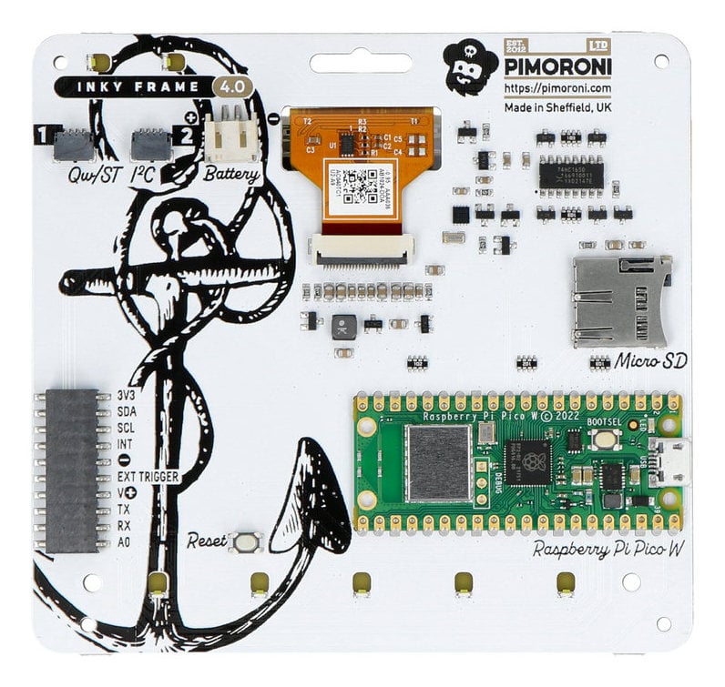 Baksiden av Inky Frame med Raspberry Pi Pico W, microSD-kortspor og elektronikk