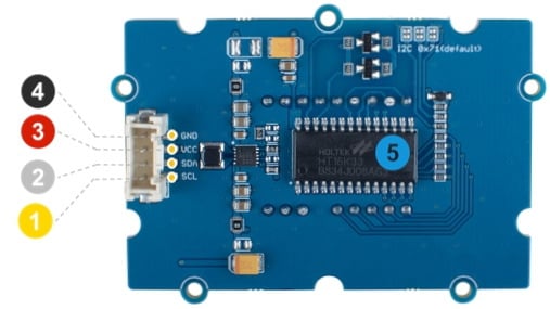 Baksiden av LED-displaymodulen med firepinners kontakt og tilkoblingsmerking