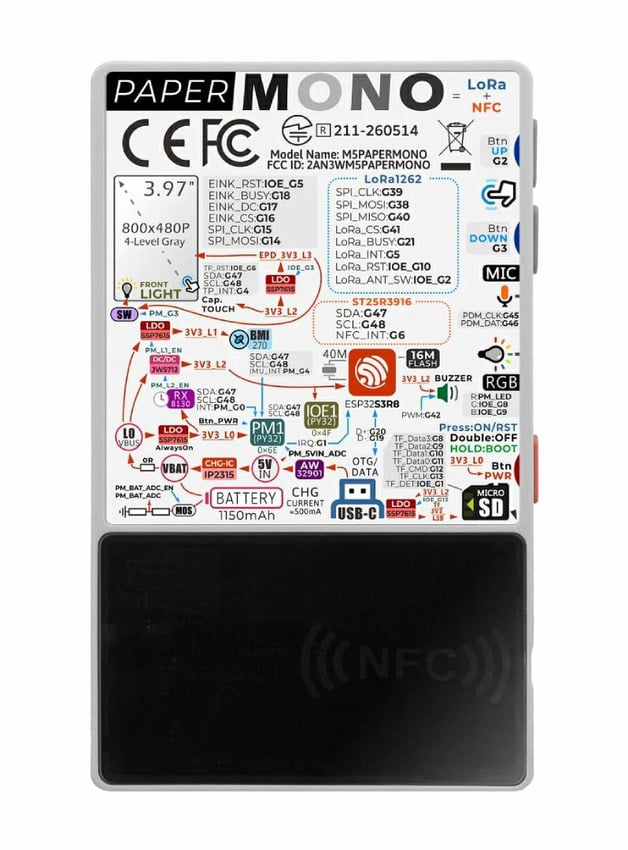 Baksiden av PaperMono utviklingskort med koblingsdiagram og NFC-felt