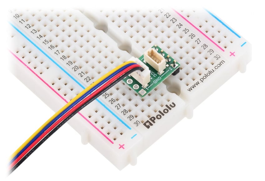 Galvanisk I2C-isolator koblet til et loddefritt koblingsbrett med ledninger