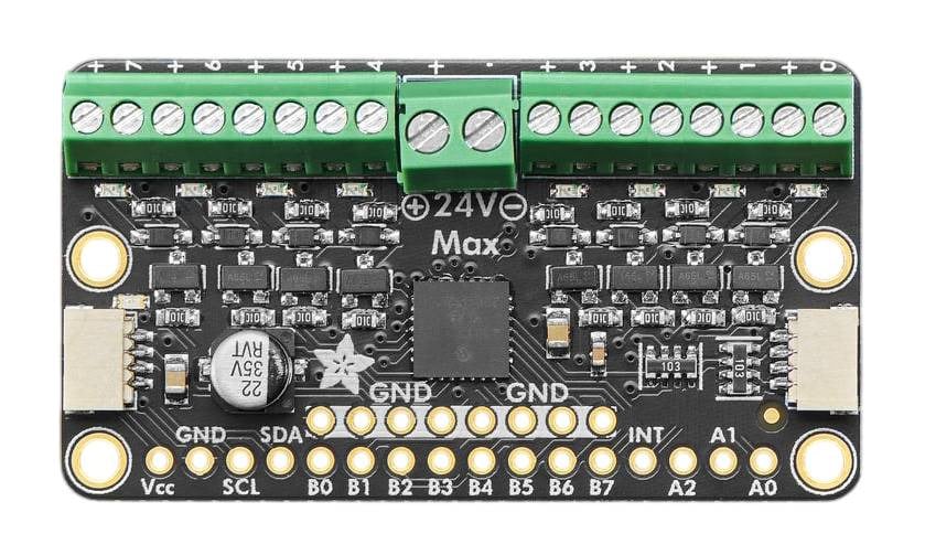 I2C-styringsmodul sett ovenfra med åtte kanaler og merkede tilkoblinger