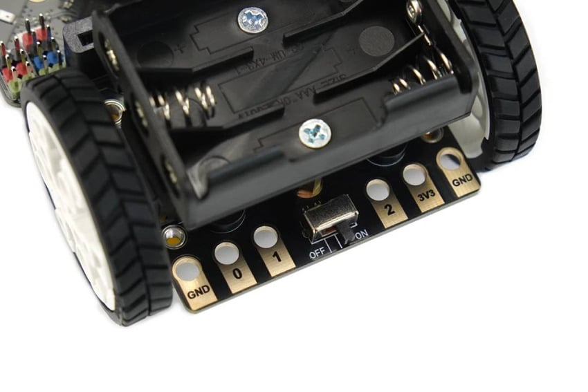 Maqueen Lite V5 med batteriholder, hjul og tilkoblingskontakter