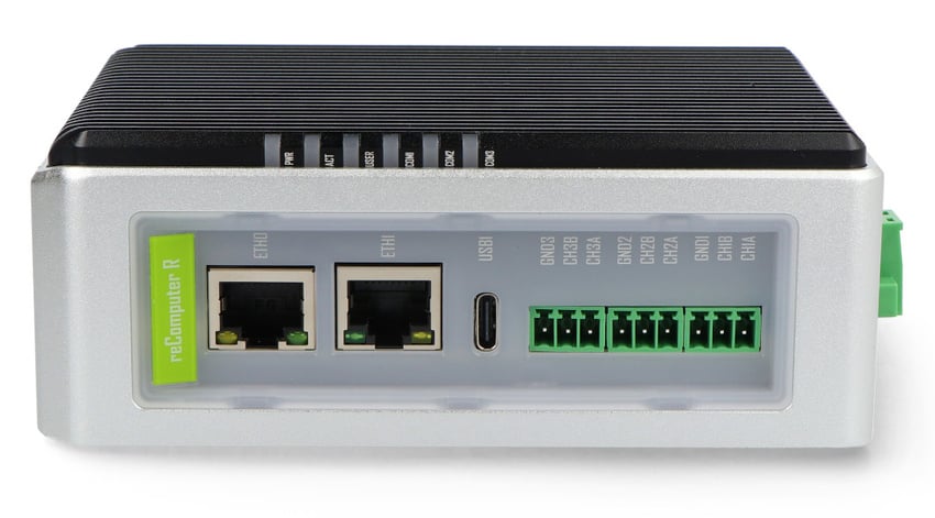 reComputer R1035-10 med to Ethernet-porter, USB-C og signalklemmer