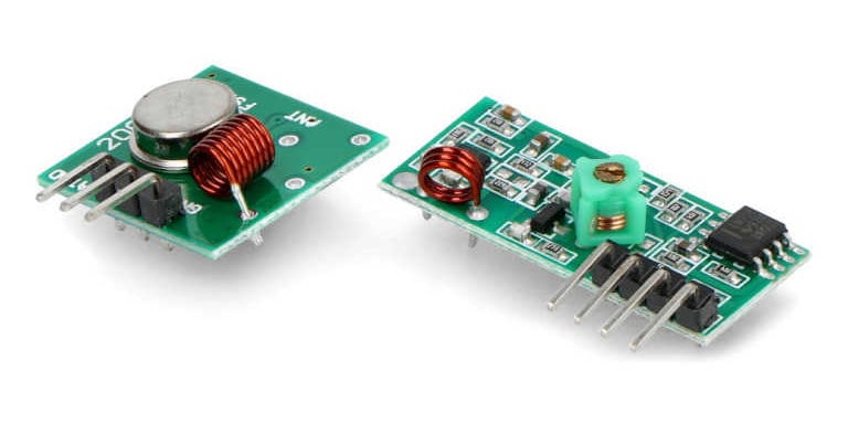 Sender og mottaker i 433MHz-radiosettet sett ovenfra i skrå vinkel