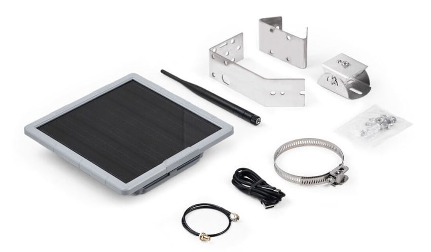 SenseCAP Solar Node P1-Pro med antenne, braketter og monteringsdeler