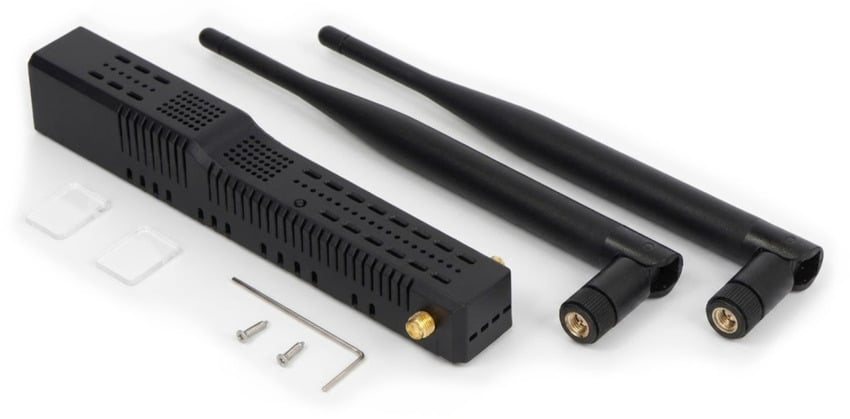 SLZB-MR1-gateway med antenner og medfølgende tilbehør