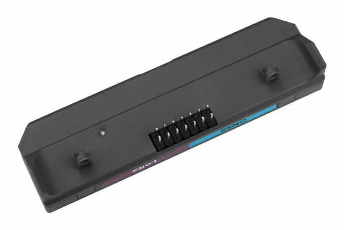 Undersiden av LoRa- og GNSS-modulen med kontaktpinner og monteringspunkter