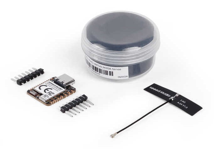 XIAO nRF54LM20A Sense utviklingssett med kort, antenne og stiftlister