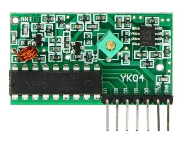 Pinner som brukes til å koble modulen til mikrokontrolleren.